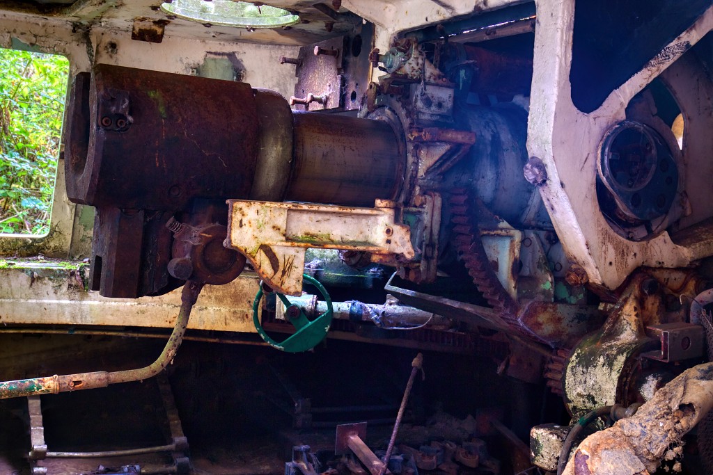 HDR urbex lost tank tanks truck trucks spitfire mig decay airplane abandoned abandonne vervallen verlaten military militair